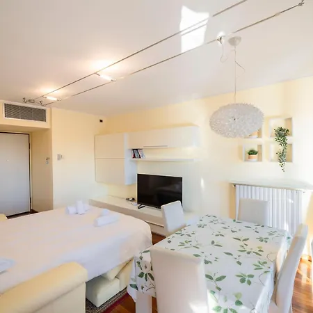 Splendido Bilocale A Due Passi Da Bicocca - M5 Апартаменты *