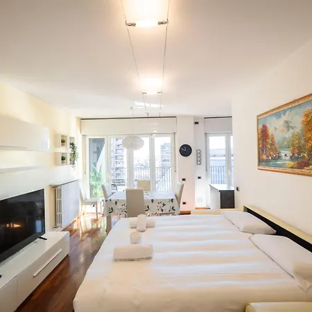 Splendido Bilocale A Due Passi Da Bicocca - M5 Apartamento